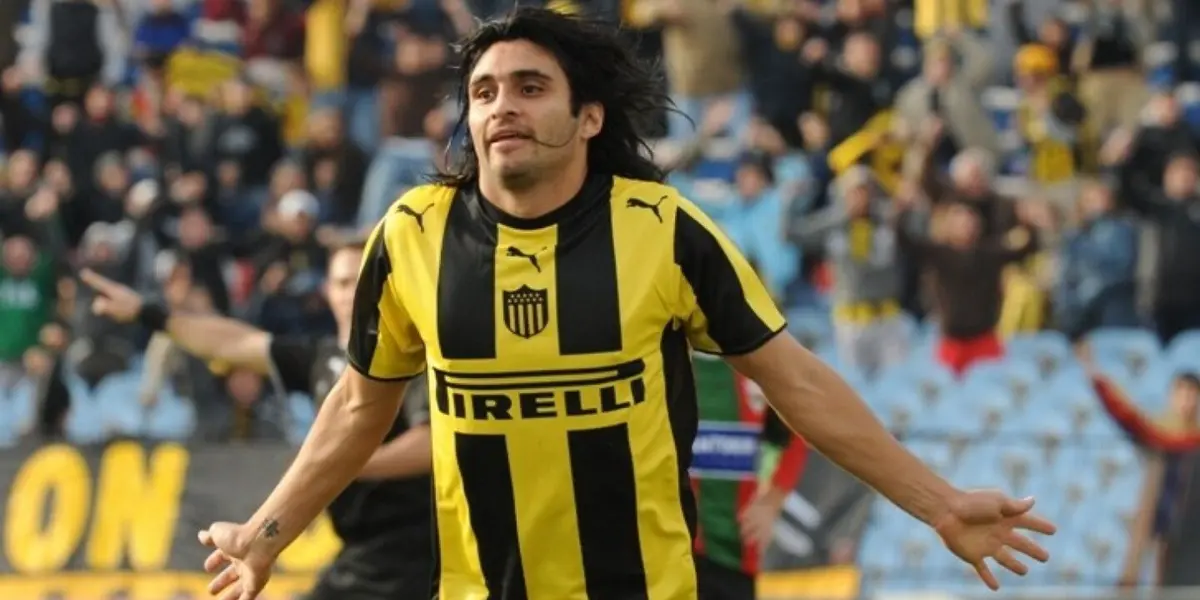 Carlos Bueno dejó un mensaje que causó una polémica discusión entre su actual club, Peñarol y el rival de siempre, Nacional