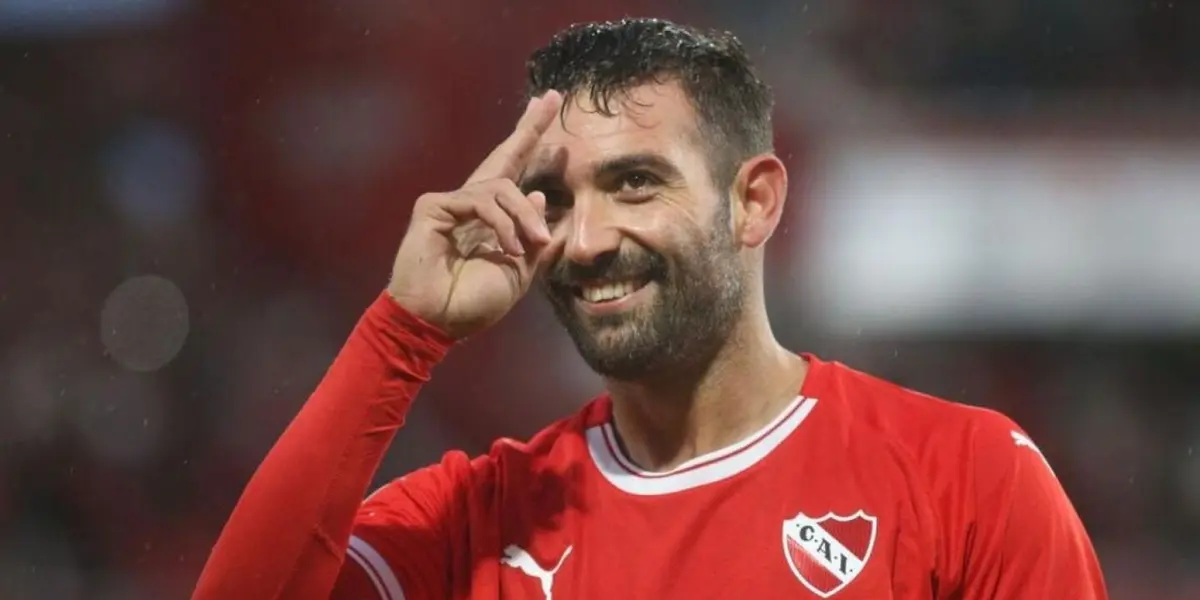 Con este simple gesto, Cauteruccio emocionó a la hinchada de Independiente