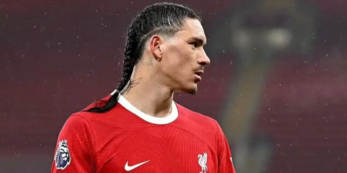 Darwin Núñez se prepara para un nuevo cruce con el Manchester United que le trae malos recuerdos en lo personal