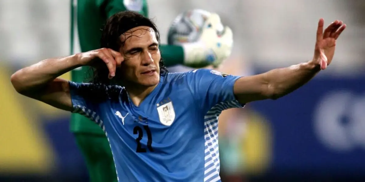 Edinson Cavani pasa mal momento en el Valencia