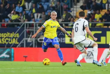 El atacante uruguayo ingresó en el minuto 79 en la derrota del Cádiz.