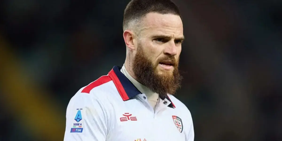 El defensor de la Selección de Uruguay transita horas decisivas