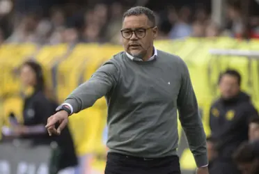 El DT del Manya es el centro de las críticas a partir del primer gol de Cerro Largo en el duelo de hoy