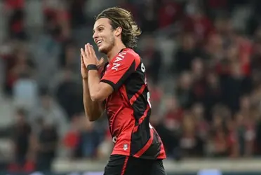 El extremo uruguayo vivió una situación parecida a la que el Matador padeció contra el chileno hace unos años