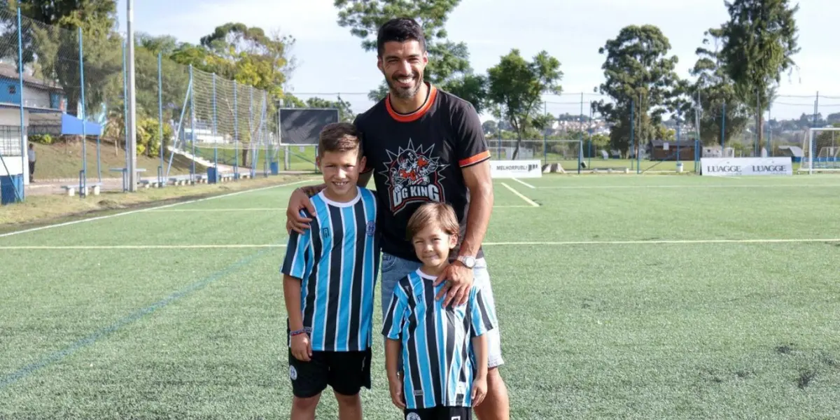 El hijo de ‘Lucho’ Suárez la rompe en la sub 10 de Gremio