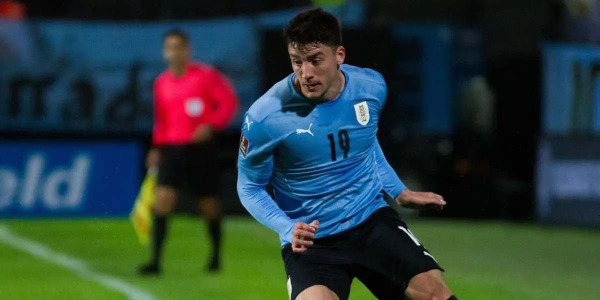 El lateral izquierdo se mostró como chofer de un histórico futbolista de la Selección