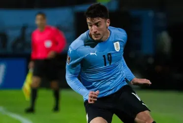 El lateral izquierdo se mostró como chofer de un histórico futbolista de la Selección