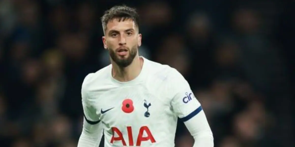 El mediocampista del Tottenham se expresó con un contundente mensaje