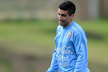 En Argentina la rompe jugando, mete goles en casi todos los partidos, es hábil y delantero