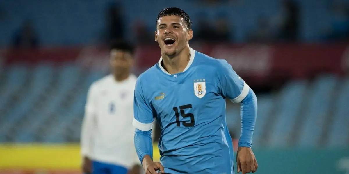 En Uruguay sigue de cerca la situación de Maximiliano Araújo que habló con la prensa antes del entrenamiento