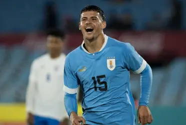 En Uruguay sigue de cerca la situación de Maximiliano Araújo que habló con la prensa antes del entrenamiento