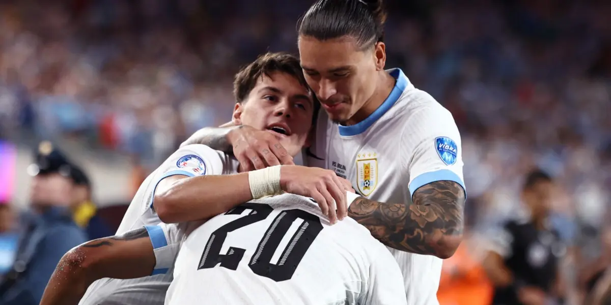 La Selección de Uruguay festejando frente a Bolivia.