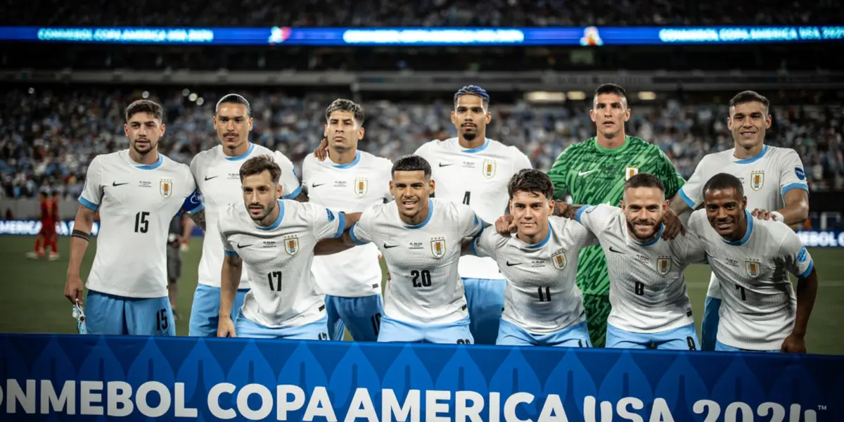 La Selección de Uruguay formada previo al choque con Bolivia.