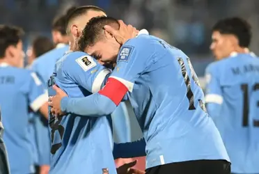La Selección de Uruguay le hizo un particular reconocimiento a Federico Valverde y Nahitan Nández