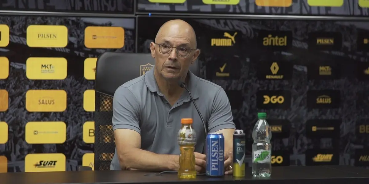 Las peticiones y las exigencias del hincha de Peñarol no son del agrado de Alfredo Arias y lo ponen en duda al frente del equipo