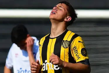 Los problemas en Peñarol no cesan y en las últimas horas se dieron a conocer los cuatro jugadores que se irían del club