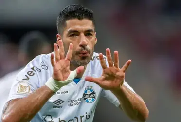 Luis Suárez disputó el miércoles su último partido con Gremio de Porto Alegre y alcanzó una increíble cifra en lo personal