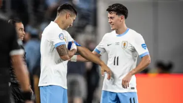 Luis Suárez ingresando al campo de juego del MetLife Stadium.