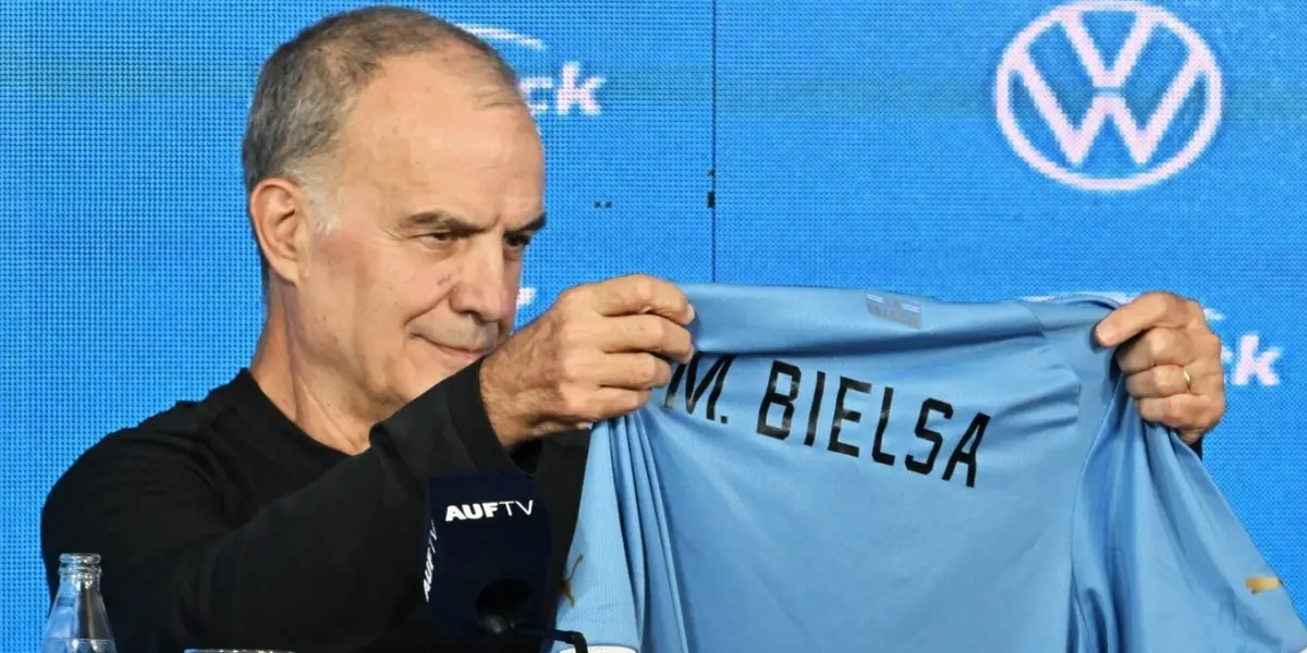 Marcelo Bielsa analiza seriamente considerar a un futbolista que con Óscar Tabábrez era una pieza importante