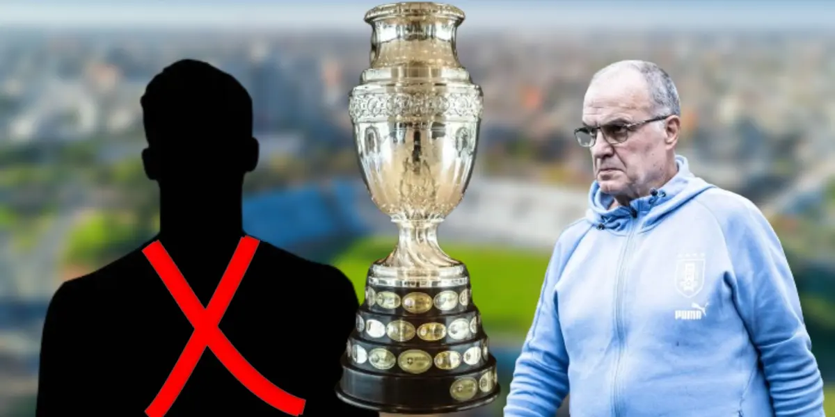 Marcelo Bielsa con la campera de la Selección de Uruguay