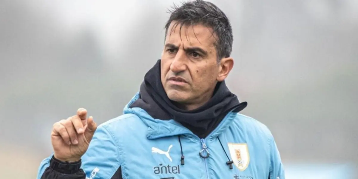 Marcelo Broli está cerca de tomar una decisión que podría traerle problemas a Marcelo Bielsa y la Selección de Uruguay