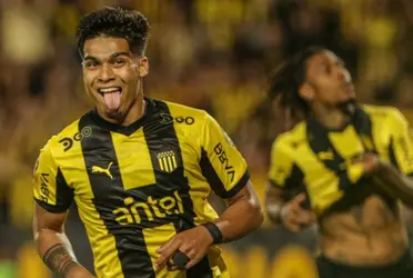 Matías Arezo está siendo el futbolista de Peñarol más aclamado por todos