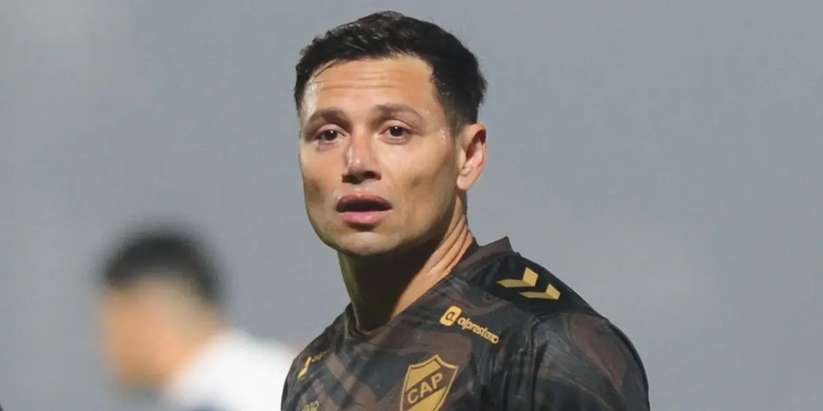 Mauro Zárate tiene grandes chances de convertirse en refuerzo de Danubio y en las próximas horas se puede dar