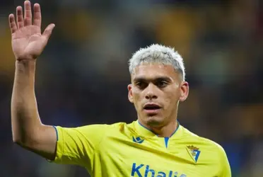 Mientras se recupera de una lesión en España, Brian Ocampo fue parte de una curiosa broma por su condición física