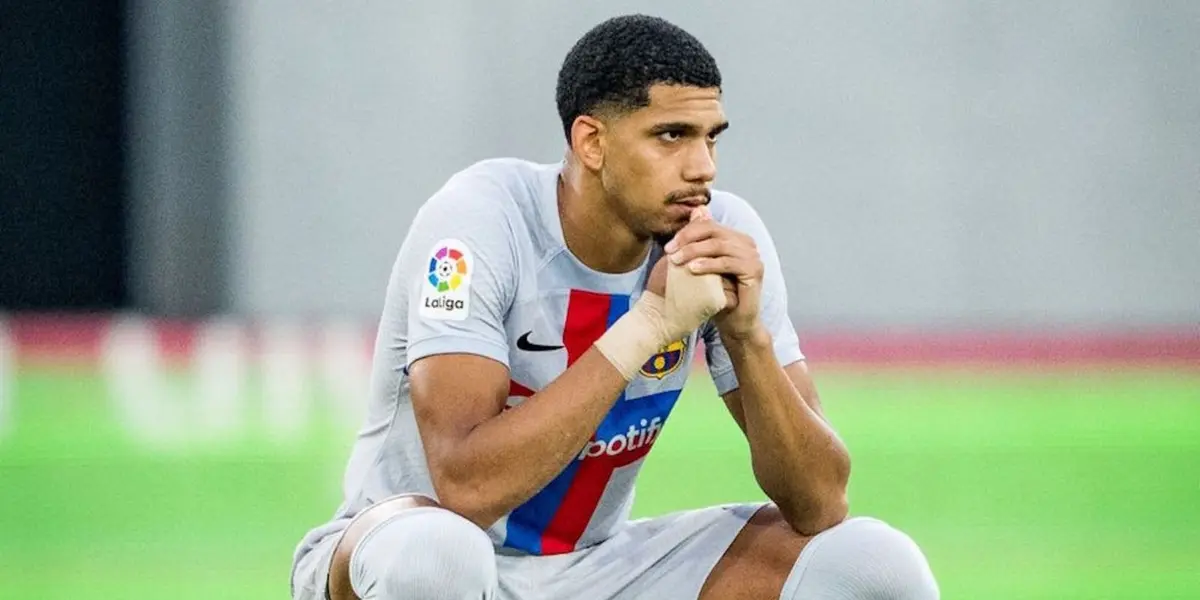 Ronald Araújo es una de las grandes joyas del Barcelona y por estas horas tuvo algunas acciones que Xavi sigue de cerca