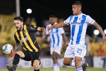 Un futbolista de la Selección de Uruguay que se formó en el Manya asistió al Campeón del Siglo para alentar al aurinegro